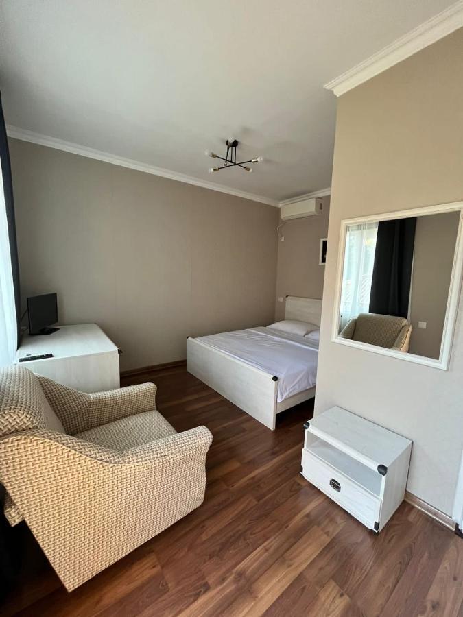 Gostevoy Dom Samir Hotel Gagra Ngoại thất bức ảnh